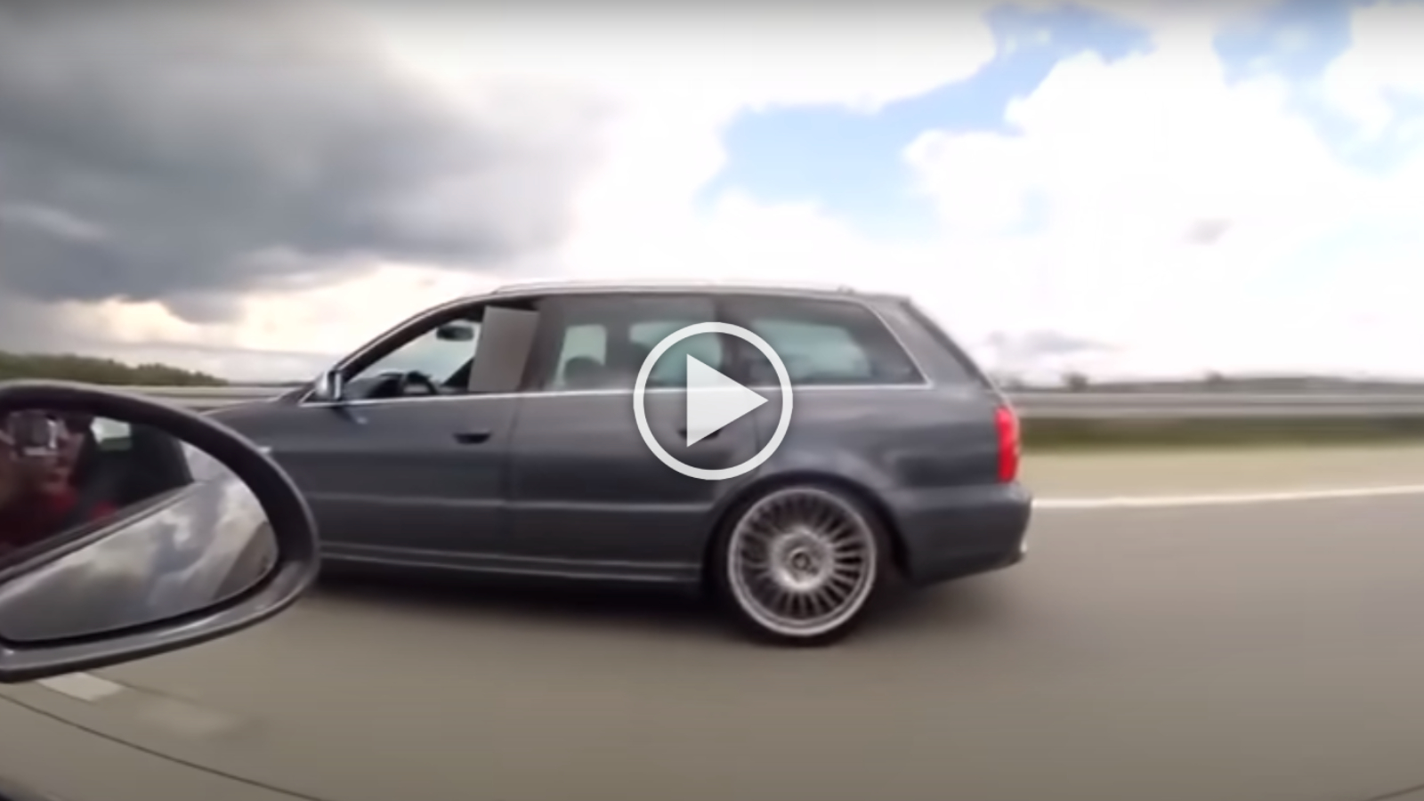 Porsche 911 τα βάζει με λάθος Audi [video]